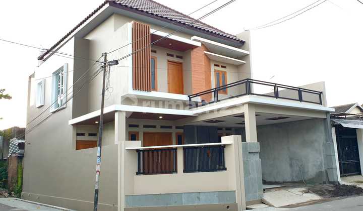 Rumah Mewah Banyuanyar