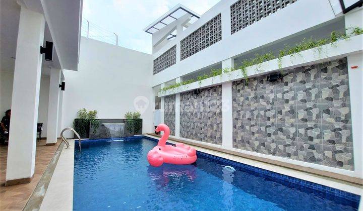 Brand New House Modern Classic Dengan Private Pool Siap Huni di Lebak Bulus. 2