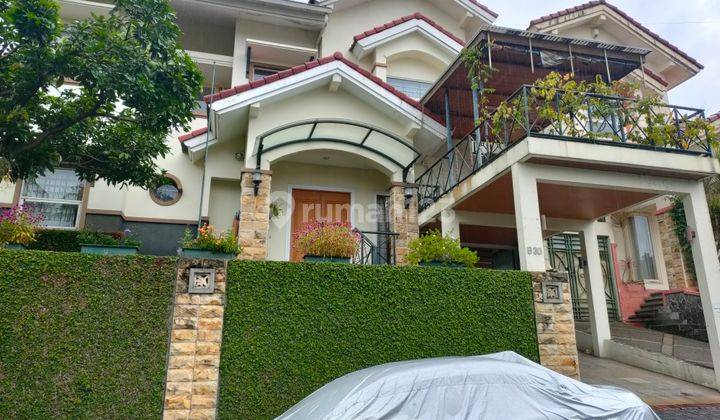 DIJUAL RUMAH ALAMANDA DAGO BAGUS SEKALI RUMAH BERGAYA KLASIK MODERN  2