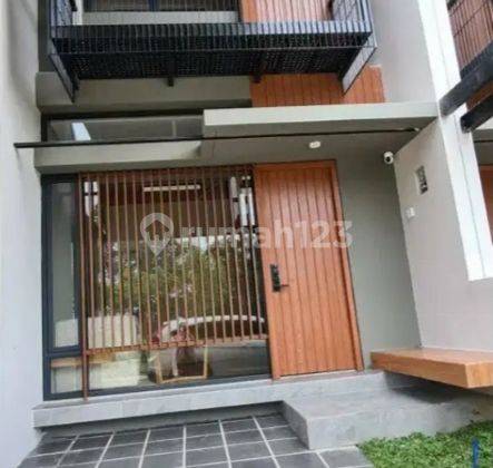 Rumah 2 Lantai Fleekhauz BSD Tangerang full Furnished 1