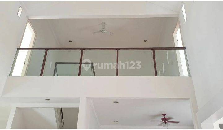 Dijual Rumah cantik siap huni sdh renov di Taman Giriloka BSD 2