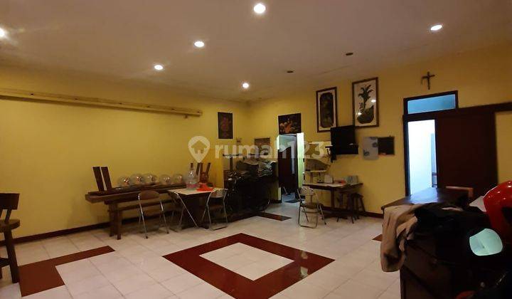 DIJUAL RUMAH LOKASI STRAGEGIS COCOK UNTUK USAHA DI JL. RAMA 1