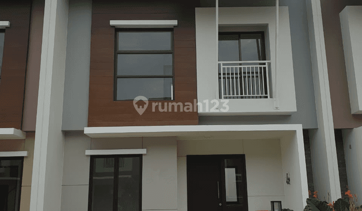 Jual Cepat Rumah Murah 2 Lantai Siap Huni Luas 7x13 di Summarecon Karawang 1