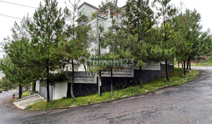 Rumah Mewah di Komplek Elit Cipaku, Setiabudi, Bandung Utara 2