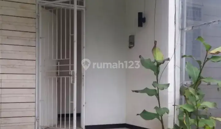 *Disewakan Rumah di Taman Kopo Indah V* 2