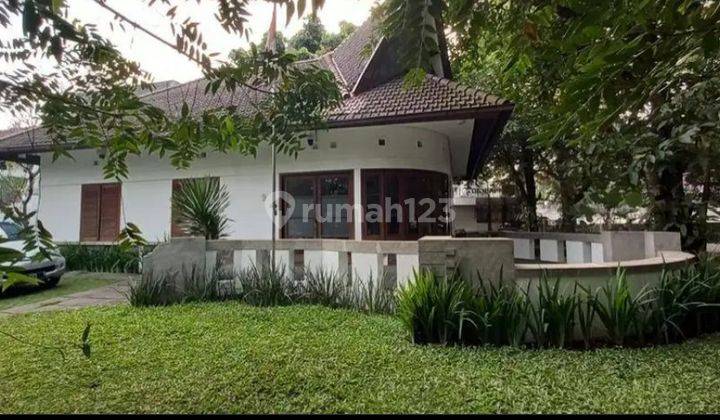 Rumah Klasik Di Dago 1