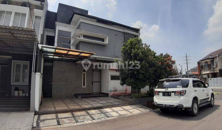 Rumah Lux Mekar Wangi Murah, Depan Taman 1