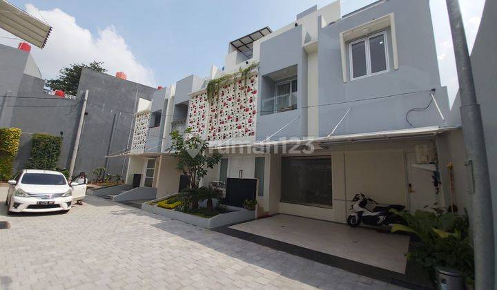 Rumah baru dijual Town house 1,250m di jati makmur jati bening Bekasi 2