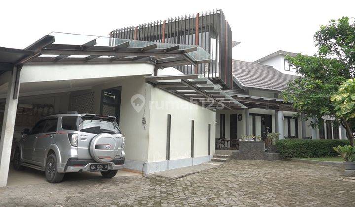 (SALE) Rumah Mewah Konsep Villa di Pusat Kota Palembang 1