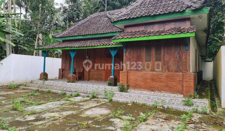 Rumah jati gebyok dekat pintu tol salatiga 2