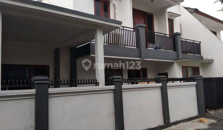 Rumah Second di Hoek murah 2 lantai bagus siap huni di Tebet, Jaksel 1