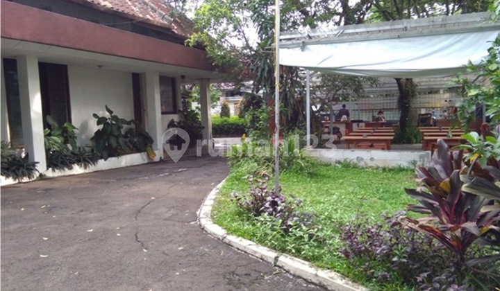 RUMAH STRATEGIS JL. TRUNOJOYO , BANDUNG 2