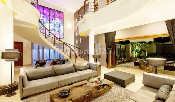 FOR SALE LUXURY VILLA SEMINYAK 2