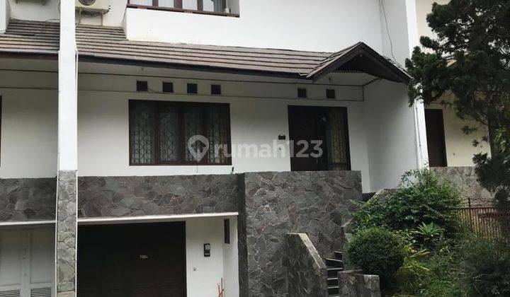 Rumah Town House 3 Lantai Di Dalam Komplek Setra Duta 1