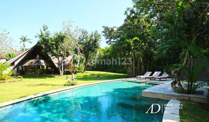 FREEHOLD MAGNIFICENT FOUR BEDROOM VILLA IN UMALAS 1