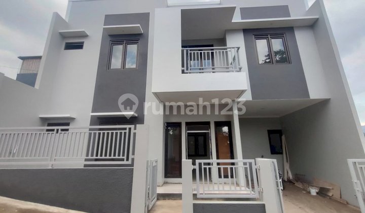 Rumah Cigadung Bandung utara Strategis siap huni