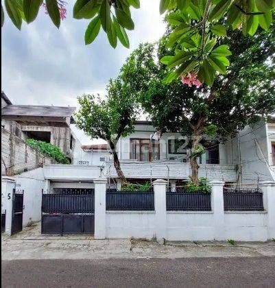 Rumah klasik siap huni di Cipete utara Kebayoran baru Jakarta selatan 1