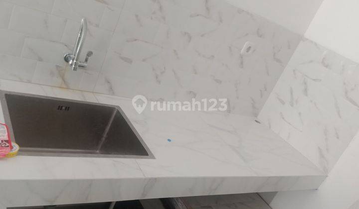 Rumah Menteng murah 2 lantai model ruko hak milik dengan akses jalan 2 mobil 2