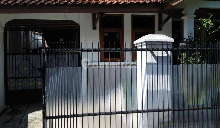 Rumah terawat desain klasik siap huni turangga  2