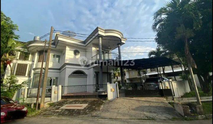 Rumah hoek di muara karang  2