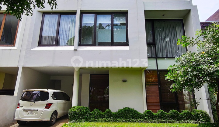 Townhouse modern tropical pejaten area