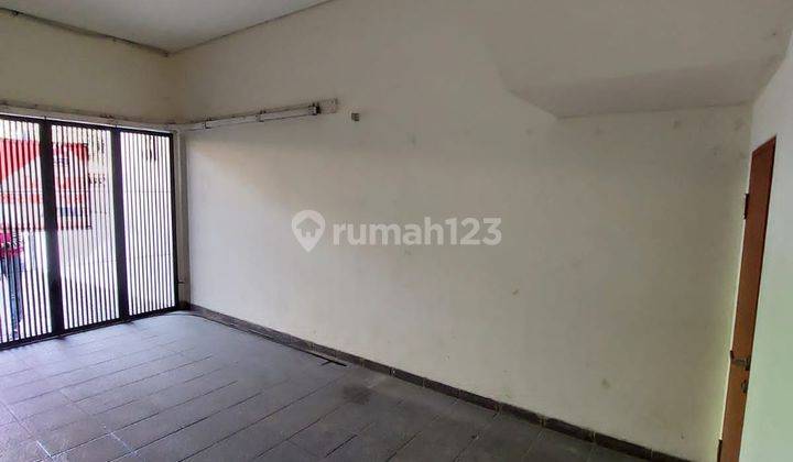 Rumah 2 Lantai Sudah Renovasi Semi Furnished Sertifikat Hak Milik di jalan pinang emas, Jakarta Selatan 2