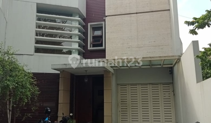 Di jual rumah harga menarik lokasi sayap Riau/ Supratman 