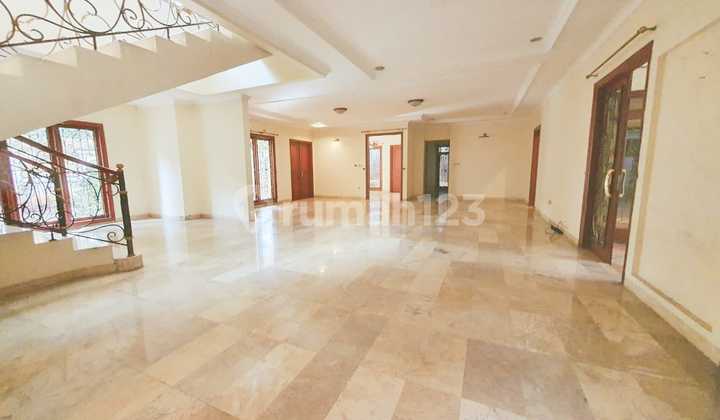 Multifunctional Office and Residential Building in Brawijaya