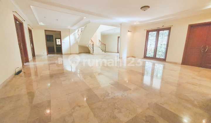 Multifungsi Bangunan Kantor Dan Tempat Tinggal di Brawijaya 2