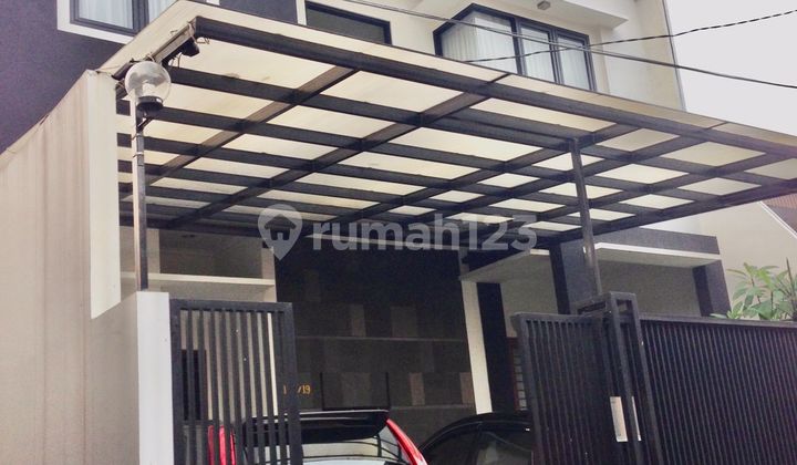 Rumah siap Juni di Taman Aries