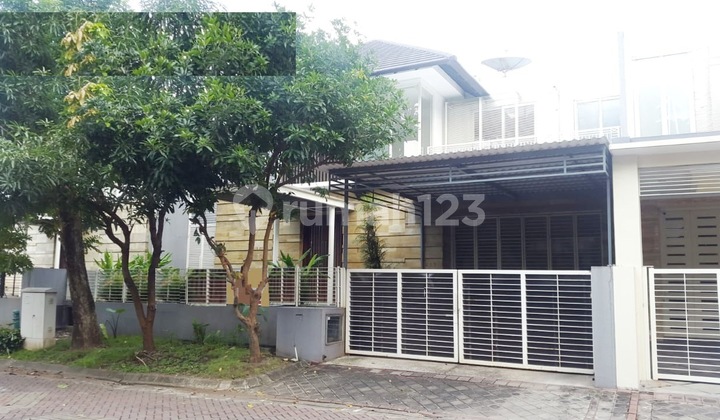 Dijual Rumah SHM 2 Lantai LT 375 m2 15x25 LB 400 m2 Graha Famili Surabaya