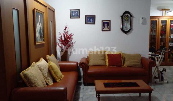 Two-story house with 5 bedrooms near JORR toll road, Taman Giriloka BSD. 2