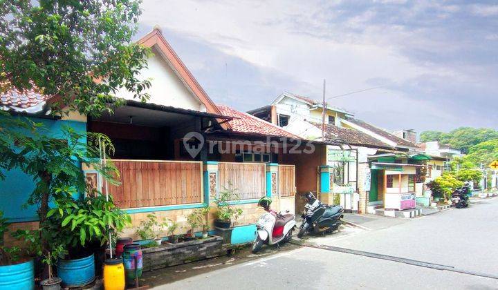 Rumah second siap huni di dekat jalan raya joyotakan serengan Solo 1