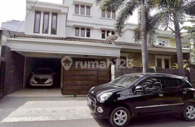 Rumah cakep elite di belakang citos jaksel bs jalan kaki