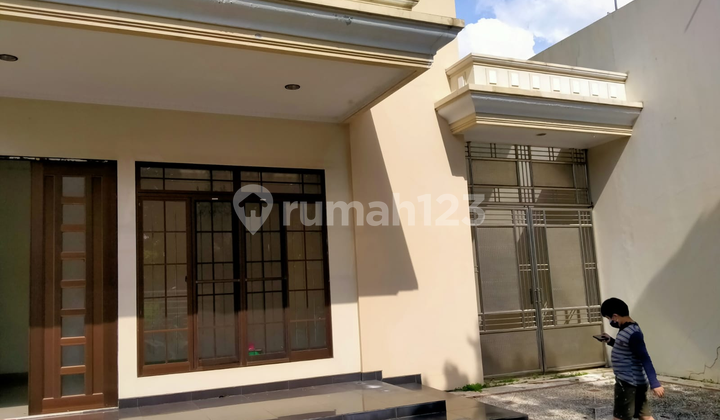 Strategis dekat Mall & Supermarket Jual Cepat Rumah Pakuwon City 2