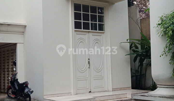 Comfortable house in Kemang Dalam area "negotiable" Comfortable house in Kemang Dalam area "negotiable"