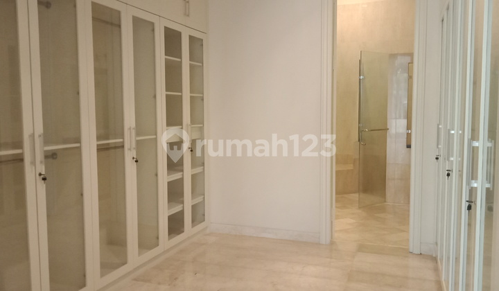 Comfortable house in Kemang Dalam area "negotiable" 2