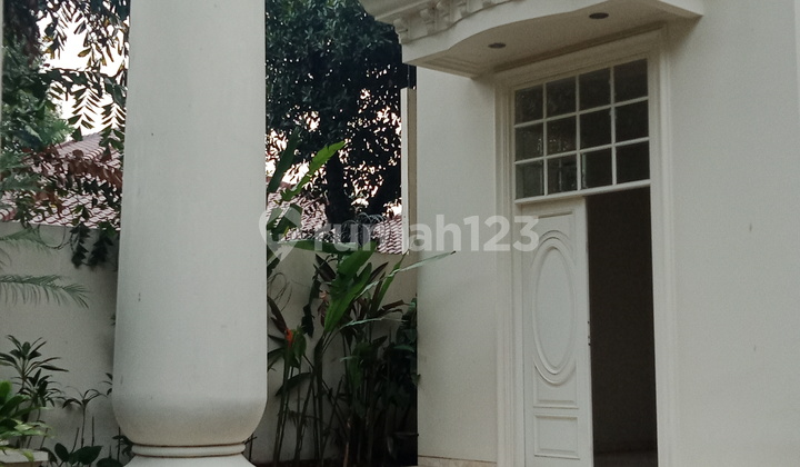 Comfortable house in Kemang Dalam area "negotiable" 2