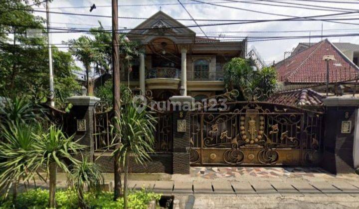 Dijual rumah mewah di Menteng  siap huni ada pool jakpus 2