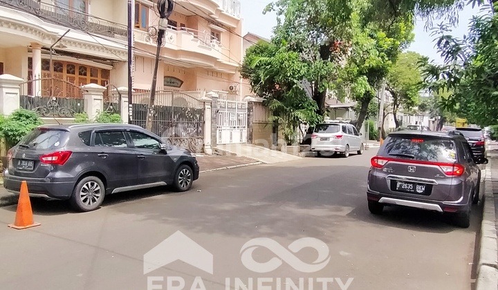 House on Susilo Street, Grogol, Wide Road, Suitable for Boarding, Strategic Location 2