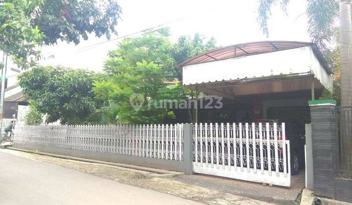 Rumah dengan tanah luas bersebelahan dengan Rumah Ibadah di Margacinta 1