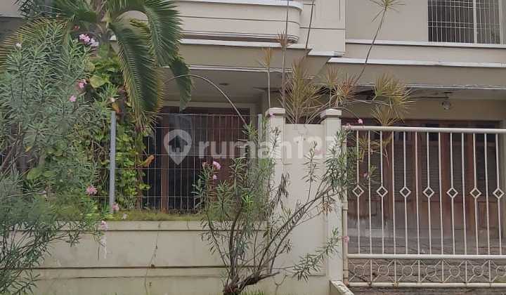 Rumah MEGA KEBON JERUK  DEKAT TAMAN 2