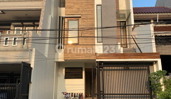 Rumah Baru 3.5 Lantai Jalan Lebar 3 Mobil di Sacna Sunter Jakarta Utara