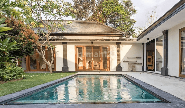 3 Br Luxury Villa Umalas Kerobokan Minimalist and Modern 1