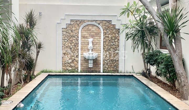 Rumah Klasik 5 Kamar Tidur Dengan Kolam Renang Pribadi Ajh06102 Rumah Klasik 5 Kamar Tidur Dengan Kolam Renang Pribadi Ajh06102