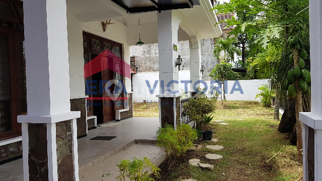 Rumah Taman Luas Siap Huni di Araya Blok Depan, Jalan Depan Sangat Lebar 2