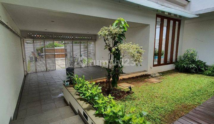 Disewakan Rumah di Menteng Siap Huni Sangat Strategis , Semi Furnished 1