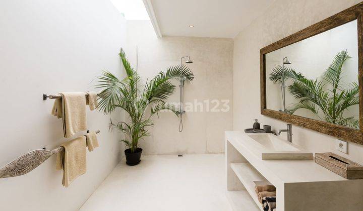 Villa 2 Br Luxury Modern Minimalis di Seminyak Sentral 2