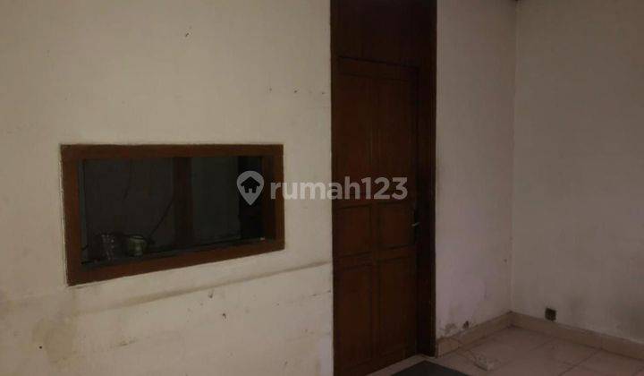 Rumah tua harga menarik Dalam Komplek Dekat Mal Kokas Jakarta 2