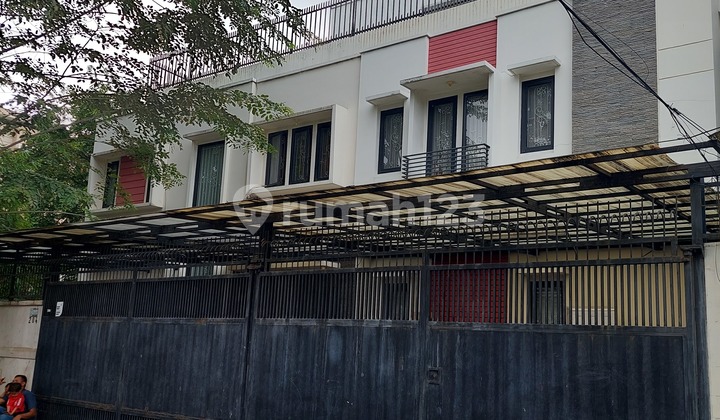 Dijual Rumah Tingkat 3 Hoek Luas Duri Kepa Siap Huni